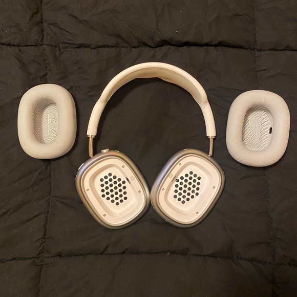 Apple AirPods Max - Picture 2 of 4